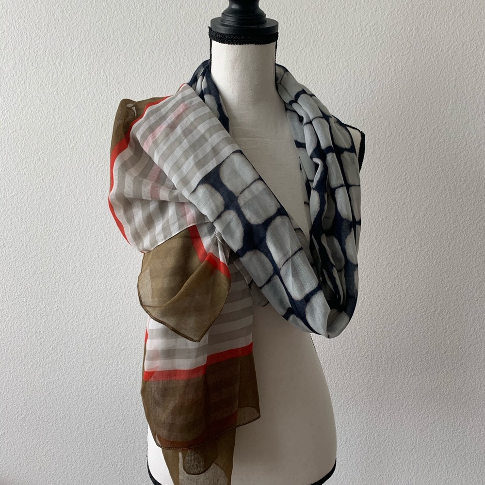 Loft Scarf - Picture 2 of 5